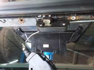 レンジローバー　リアゲートを外した写真