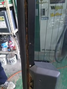 レンジローバー　リアゲートのサビ