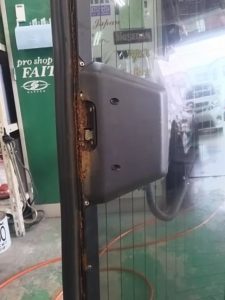 レンジローバー　リアゲートのサビ