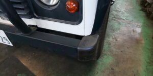 ディフェンダーバンパーカバー取り付け作業